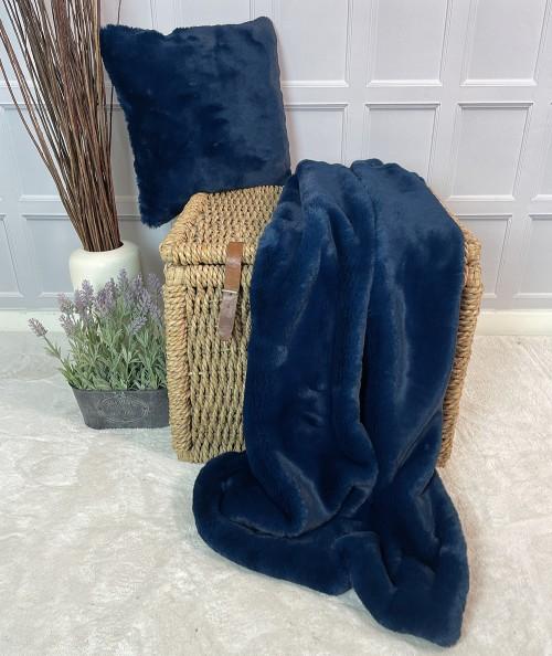 Plain coloured fake fur throw