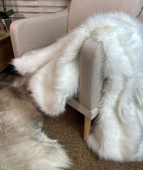 Luxury Matterhorn faux fur throw