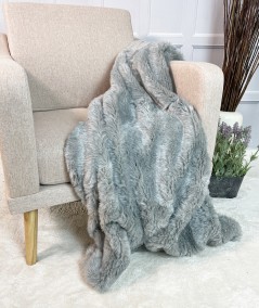 Economy bedspread in pale grey faux fur