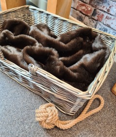 Soft faux fur blanket for pets